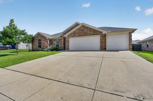 548 Marybeth Dr, Burleson, TX, 76028-5676 | Card Image