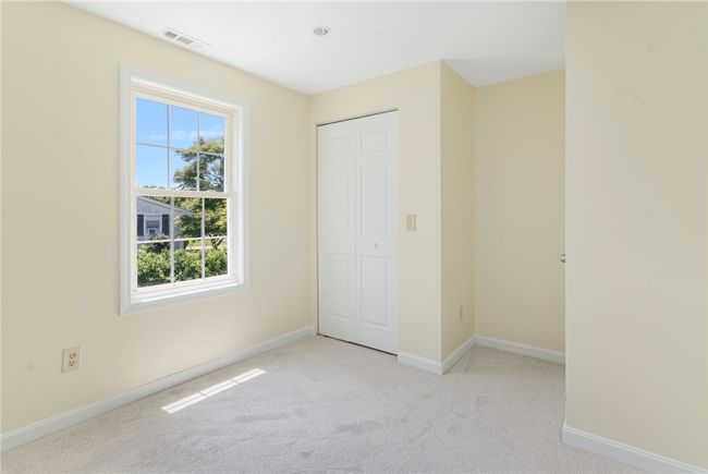 208 W View Rd, House other with 4 bedrooms, 3 bathrooms and 4 parking in Middletown RI | Image 10
