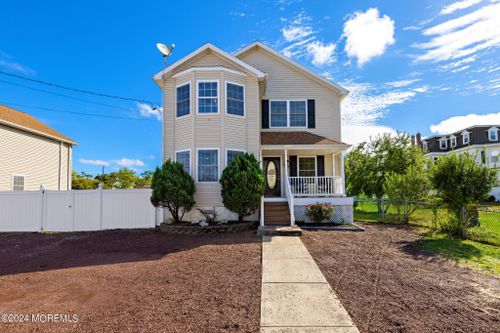 307 S Green Street, Tuckerton, NJ, 08087 | Card Image