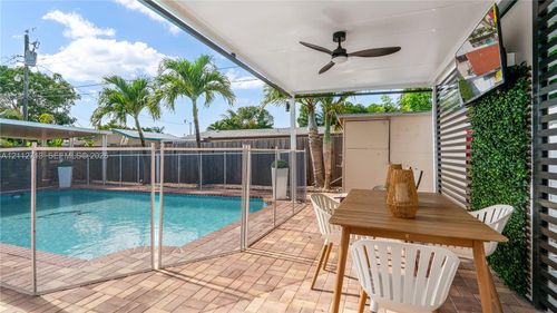 1421 Ne 31st Ct, Pompano Beach, FL, 33064-6746 | Card Image