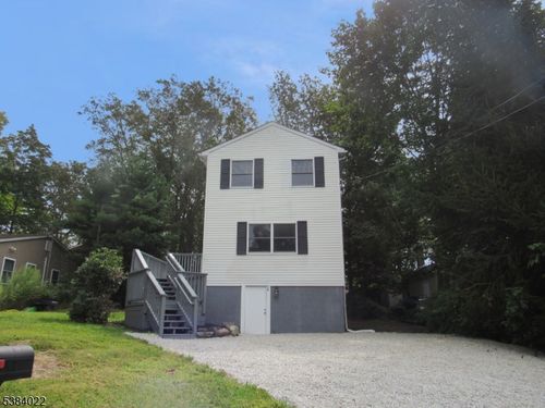 54 Race Track Dr, Hewitt, NJ, 07421-1803 | Card Image