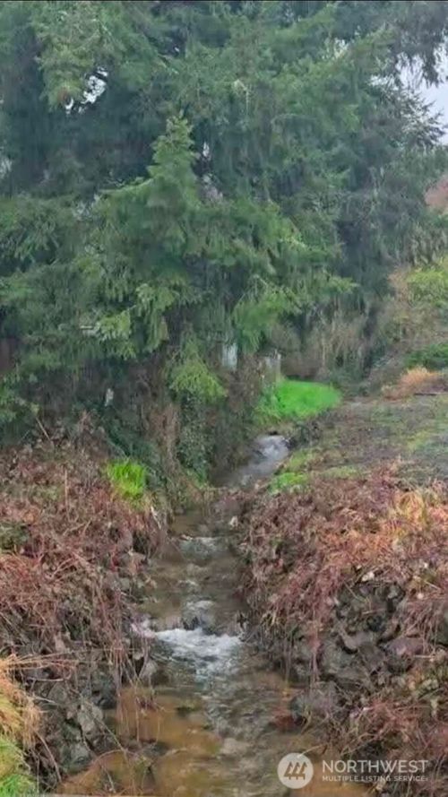 1205 Cedar St, Raymond, WA, 98577-1305 | Card Image