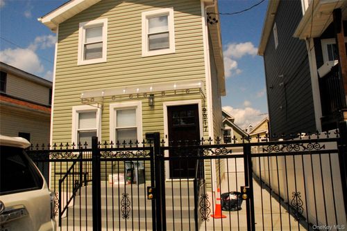 9977 164th Dr, Howard Beach, NY, 11414-4013 | Card Image