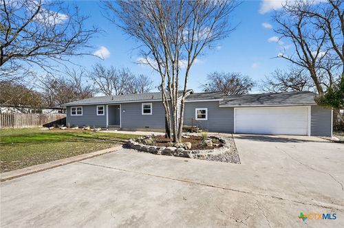 104 East Ave, Florence, TX, 76527-4014 | Card Image