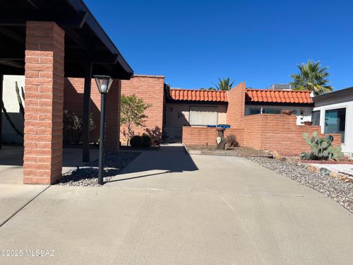 243 N Calle Del Diablo, Green Valley, AZ, 85614-3209 | Card Image