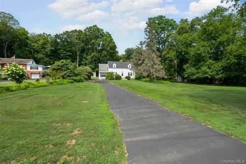 3887 Wood St, Jefferson Valley, NY, 10535-1207 | Card Image