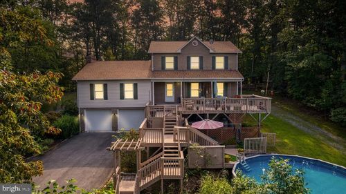 207 Rhododendron Dr, Hedgesville, WV, 25427-6862 | Card Image