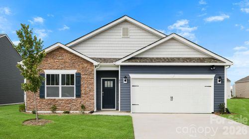 62 Cross View Dr, Waynesville, NC, 28786-7748 | Card Image