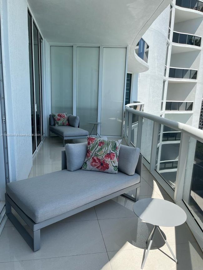 APT-1502 - 15811 Collins Ave, Condo with 3 bedrooms, 4 bathrooms and null parking in Sunny Isles Beach FL | Image 4