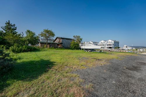2 Point Dr, Somers Point, NJ, 08244-2517 | Card Image