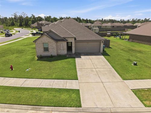 860 Coulee Bend Blvd, Lake Charles, LA, 70611-6257 | Card Image