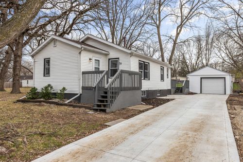 1521 E Glenwood Dr, Des Moines, IA, 50320-1147 | Card Image