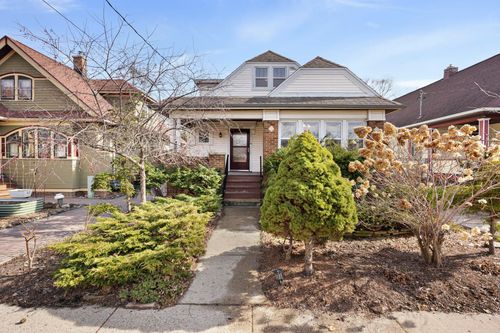 1433 Spaight St, Madison, WI, 53703-4165 | Card Image