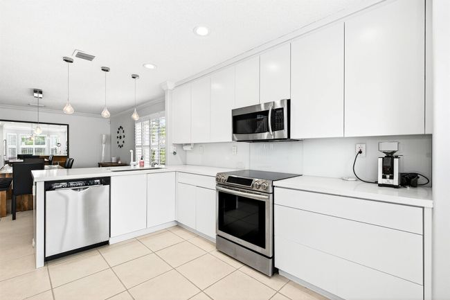 5086 Prairie Dunes Village Cir, House other with 3 bedrooms, 3 bathrooms and null parking in Lake Worth FL | Image 15