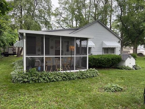 1044 Anemone Rd, Genoa City, WI, 53128-1557 | Card Image