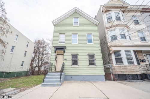 580 Hunterdon St, Newark, NJ, 07108-1914 | Card Image