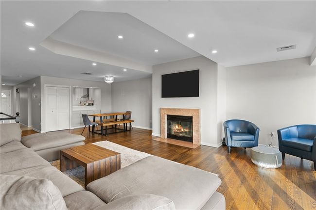 APT-5 - 400 Meshanticut Valley Pkwy, Condo with 2 bedrooms, 3 bathrooms and 2 parking in Cranston RI | Image 18