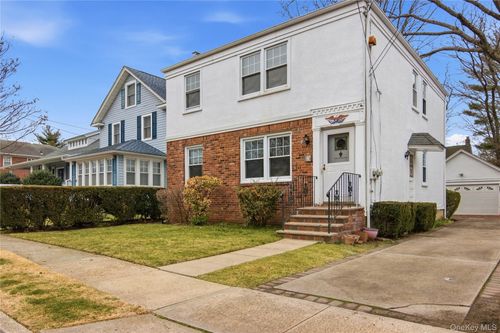15 Geranium Ave, Floral Park, NY, 11001-3010 | Card Image