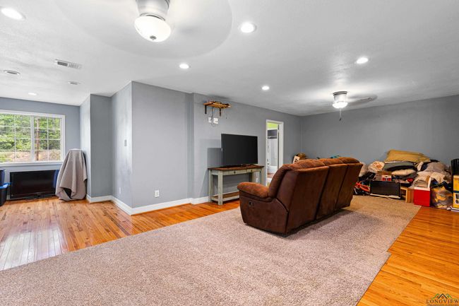 309 Old Highway 135 N, House other with 3 bedrooms, 2 bathrooms and null parking in Gladewater TX | Image 12