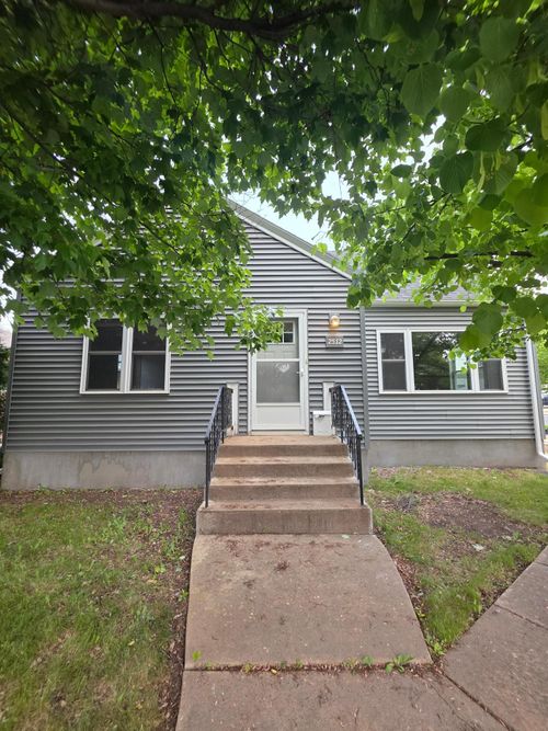 2512 7th Ave E, Hibbing, MN, 55746-2232 | Card Image