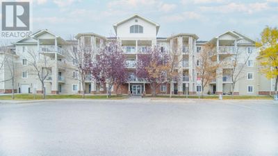 17 Country Village Bay Ne, Condo with 2 bedrooms, 2 bathrooms and 1 parking in Calgary AB | Image 1