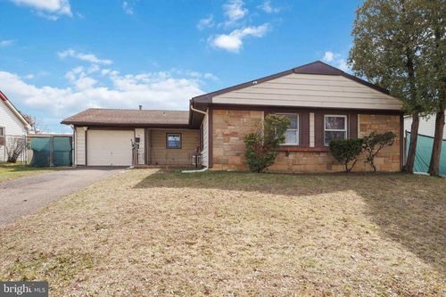 35 Ember Ln, Willingboro, NJ, 08046-2419 | Card Image