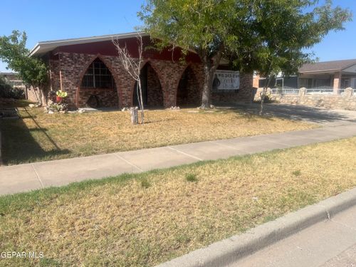 5757 Sweetwater Dr, El Paso, TX, 79924-1308 | Card Image