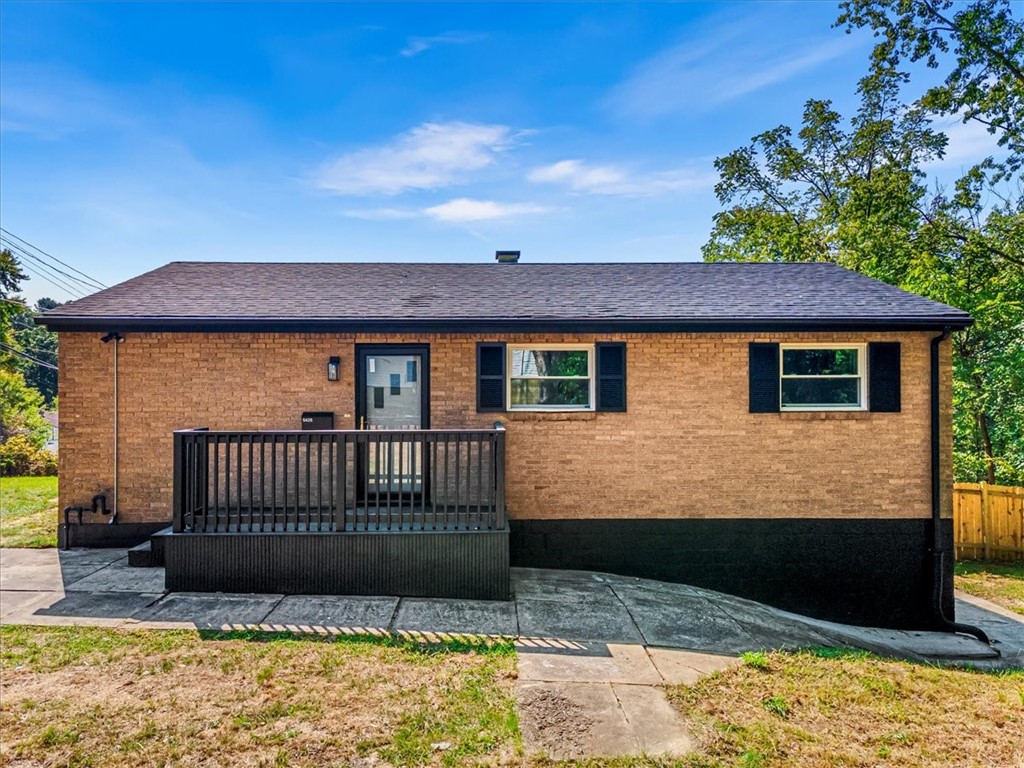 Elm St, Bethel Park, PA 15102