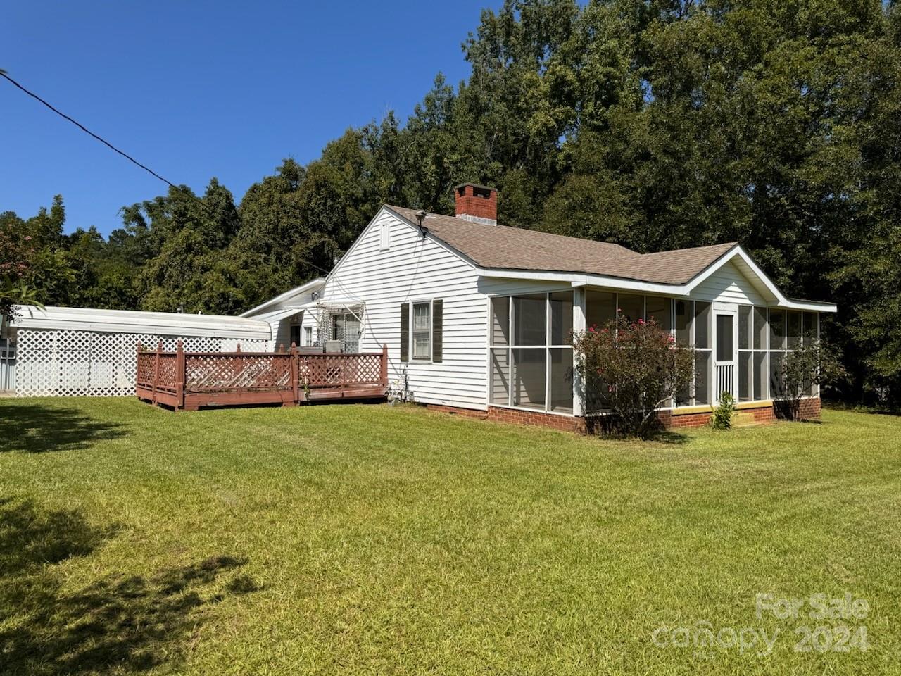 Laurel Ave, Lancaster, SC 29720