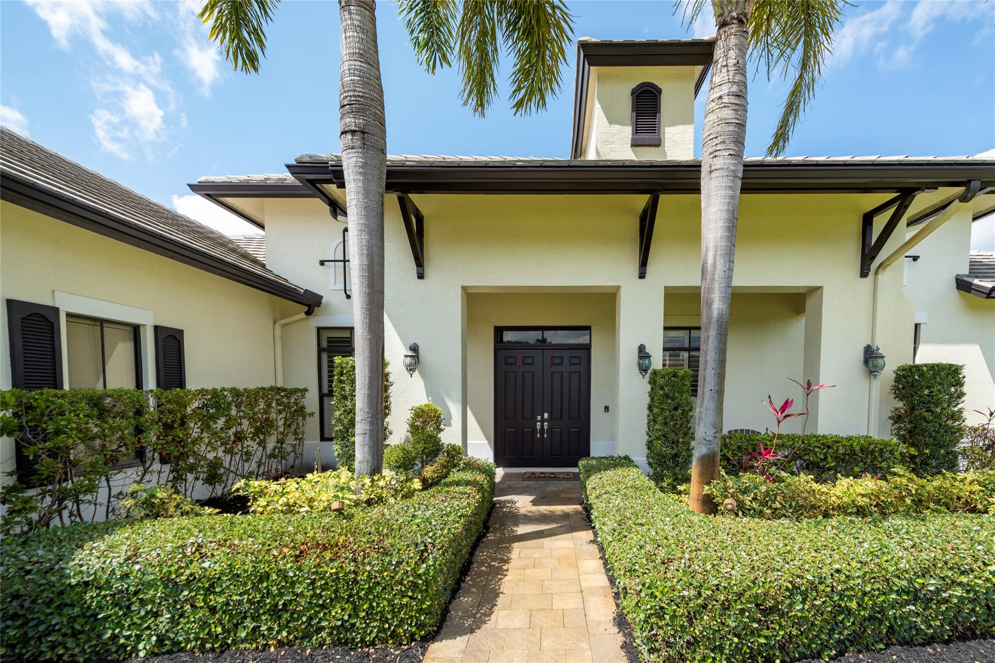 14th Pl, Davie, FL 33325