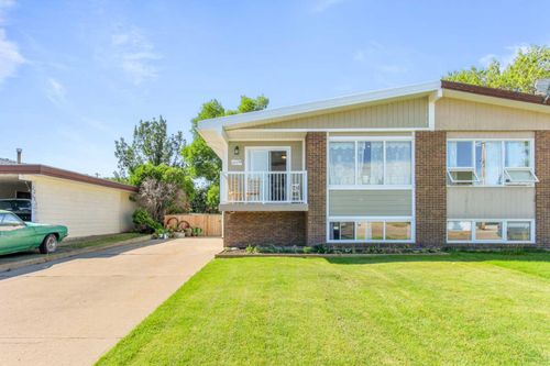 2219A 21 Avenue, Coaldale, AB, T1M1J1 | Card Image
