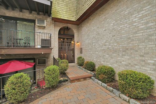 125-555 Central Park Ave, Scarsdale, NY, 10583-1037 | Card Image