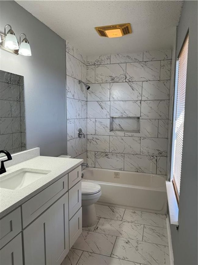 2020 Lac La Belle Dr, House other with 4 bedrooms, 3 bathrooms and null parking in Harvey LA | Image 21