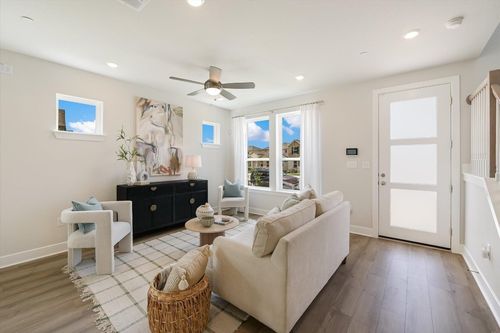 511 Emory Crossing Blvd, Hutto, TX, 78634-2703 | Card Image