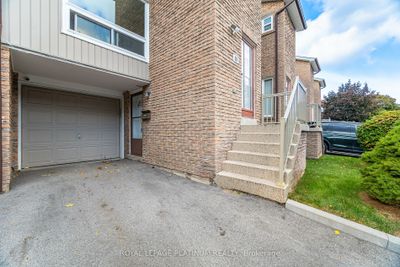 31 - 640 Rathburn Rd E, Condo with 3 bedrooms, 2 bathrooms and 2 parking in Mississauga ON | Image 2