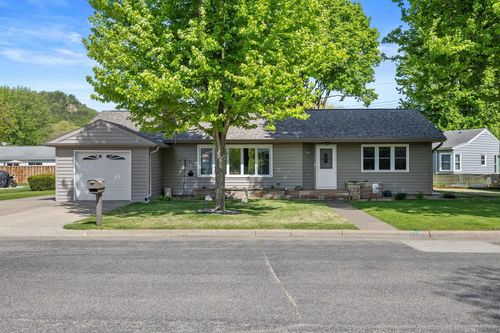 2247 Sisson Drive, La Crosse, WI, 54601 | Card Image