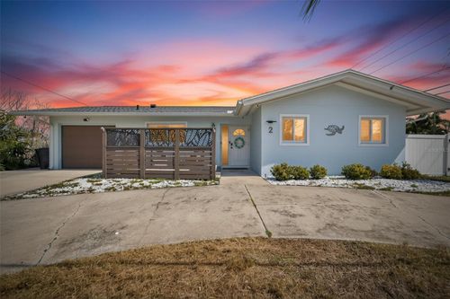 2 79th St S, ST PETERSBURG, FL, 33707-1004 | Card Image