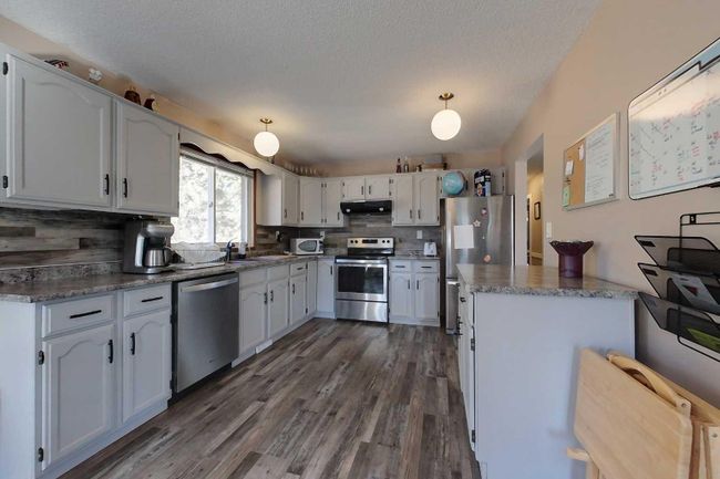 1040 6 St Se, Home with 5 bedrooms, 2 bathrooms and 6 parking in Slave Lake AB | Image 12