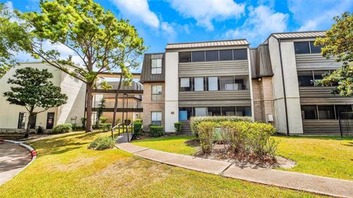35-3035 Walnut Bend Ln, Houston, TX, 77042-3354 | Card Image
