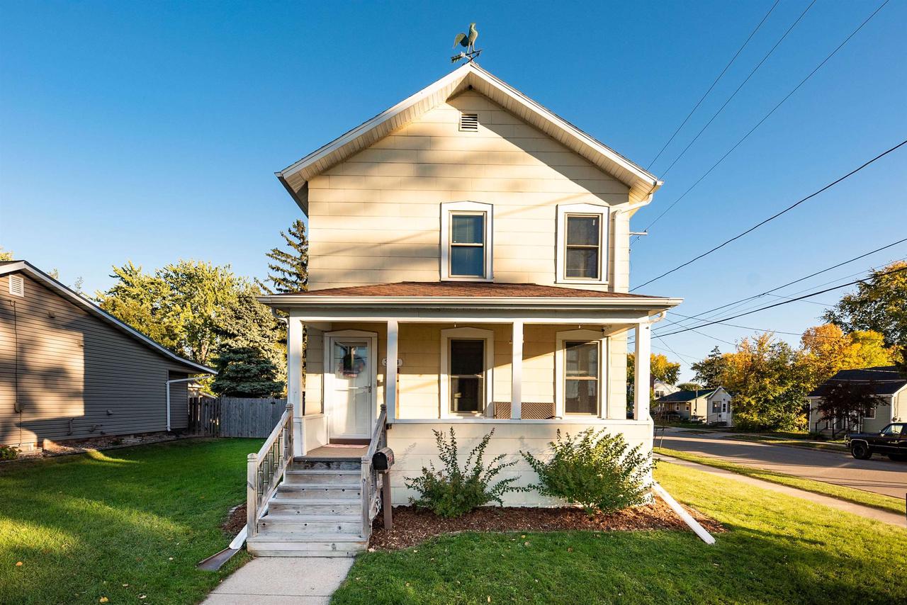 314 Elm Street, For Sale in NEENAH Zoocasa