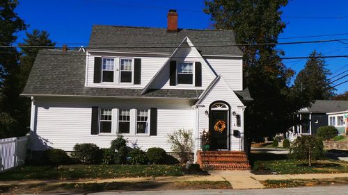 870 Hall St, Manchester, NH, 03104-4442 | Card Image