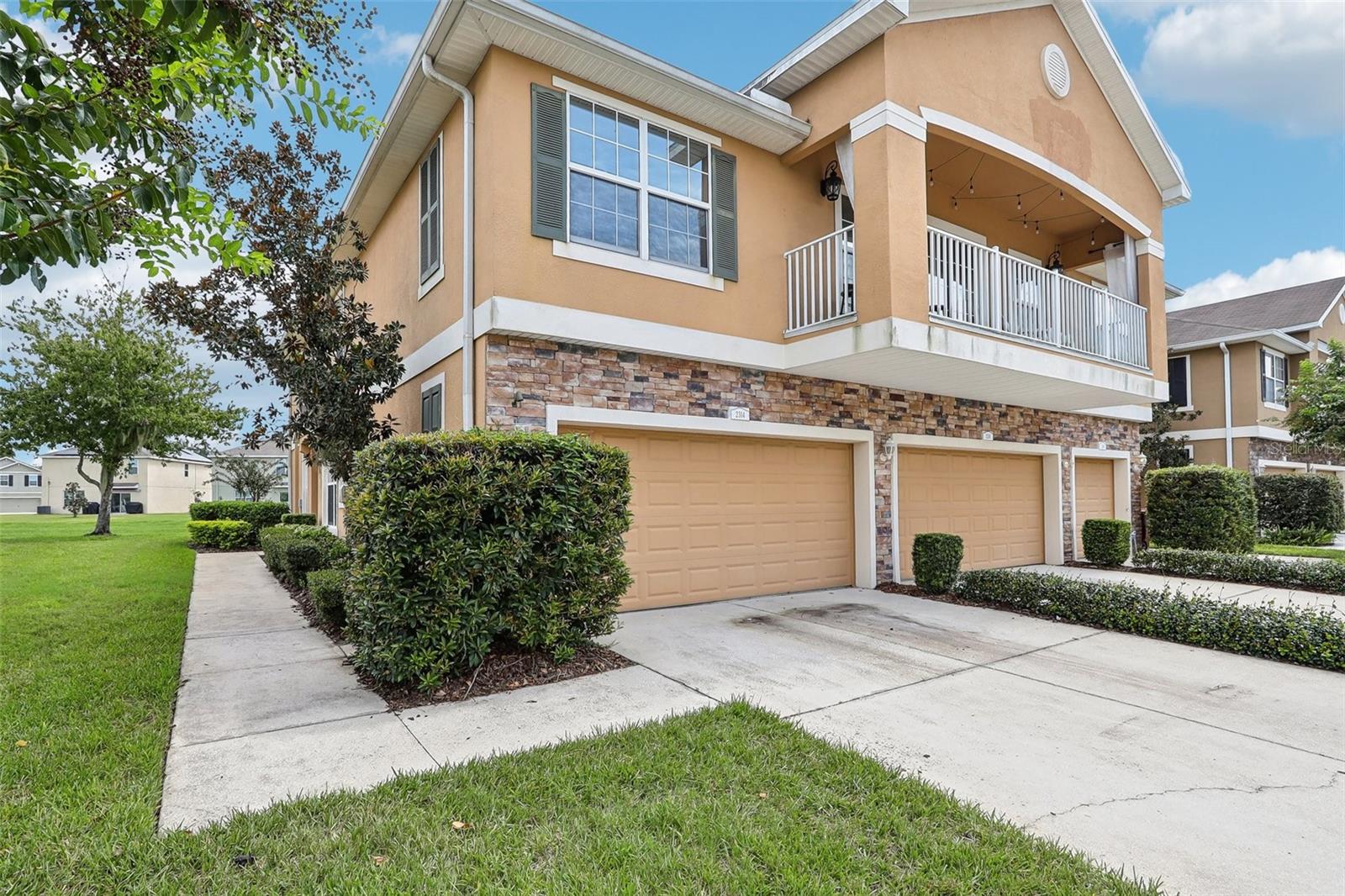 Tanbark Ridge Pl, Plant City, FL 33563
