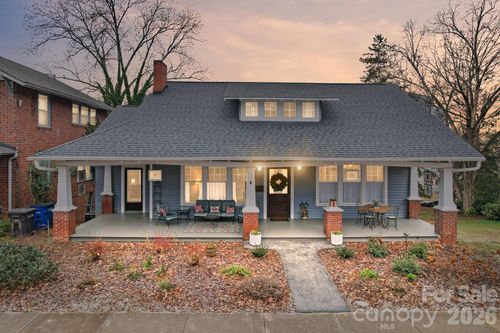202 S Oak St, Statesville, NC, 28677-5142 | Card Image