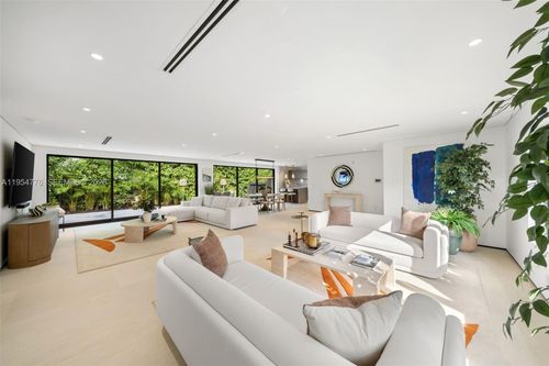 222 E Rivo Alto Dr, Miami Beach, FL, 33139-1248 | Card Image