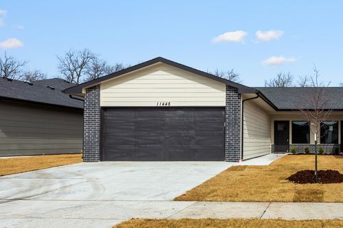 11448 W 35th Cir, Wichita, KS, 67215-7806 | Card Image