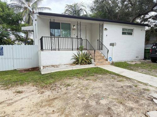 707 Sw 8th Ave, Hallandale Beach, FL, 33009-6803 | Card Image