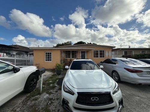 218 E 20th St, Hialeah, FL, 33010-2729 | Card Image