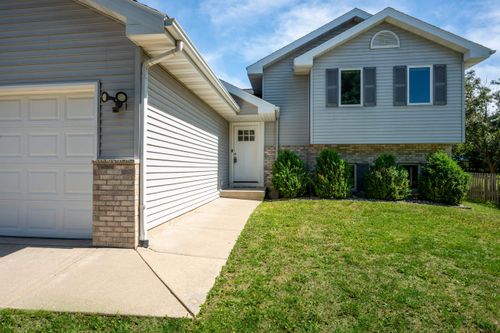 8405 Shale Drive, Madison, WI, 53719 | Card Image