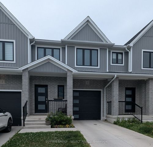 3-1 Miller Dr, Lucan, ON, N0M2J0 | Card Image