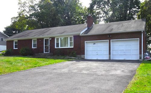 28 Overlook Dr, Newburgh, NY, 12550-1331 | Card Image